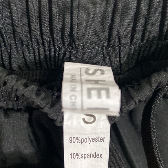 ✨3/$25✨Shein Black Athletic Shorts - S - Picture 4 of 5